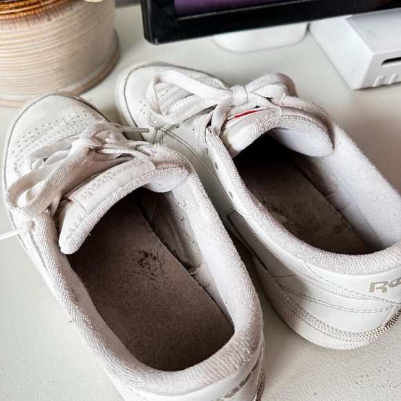 Woman Reeboks - Picture 5 of 5